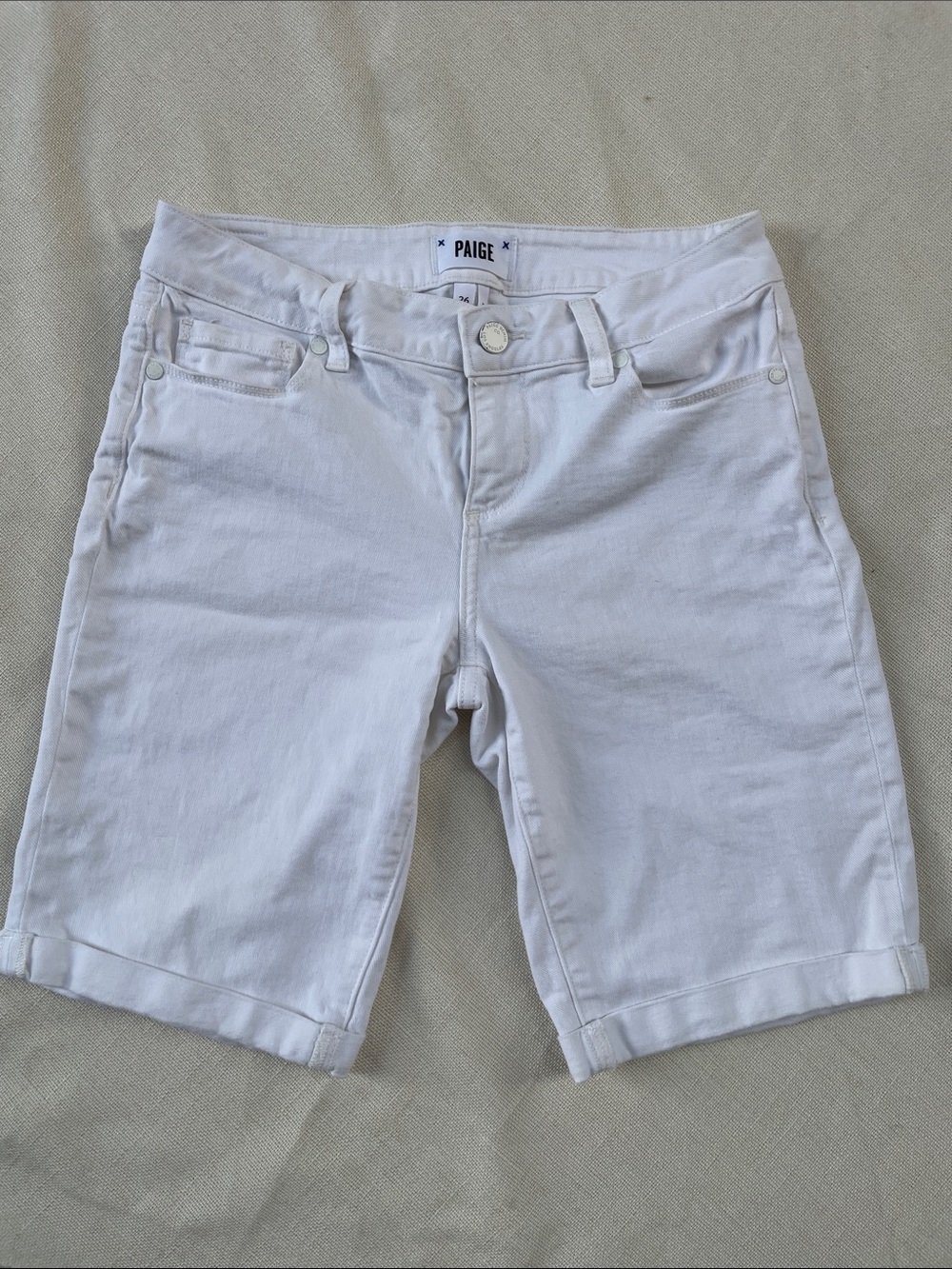 PAIGE Jax Knee Short White Cuffed Denim Cotton/Elastic Blend